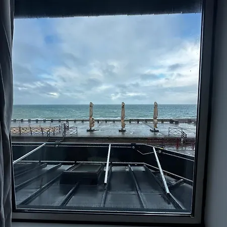 Captain Yoo - La Perle, Vue Sur *