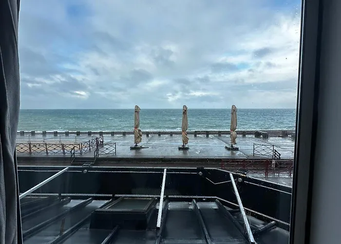 Captain Yoo - La Perle, Vue Sur *